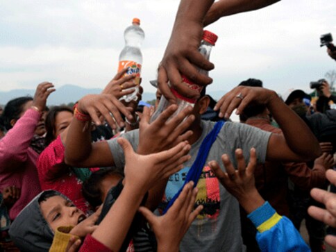 Nepal Earthquake: Clogged border crossing causes food for victims to rot Nepal Earthquake: Clogged border crossing causes food for victims to rot