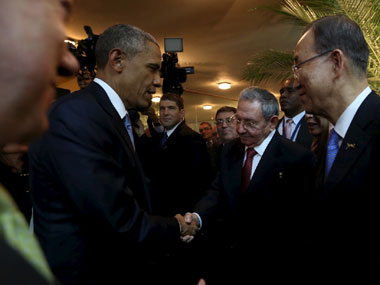 Historic handshake: Obama shakes hands with Cuban President Raul Castro, sets stage for reconciliation Historic handshake: Obama shakes hands with Cuban President Raul Castro, sets stage for reconciliation