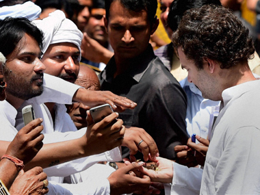 Rahul's back: Gandhi scion tells farmers he will fight decisive battle against Land Bill Rahul's back: Gandhi scion tells farmers he will fight decisive battle against Land Bill