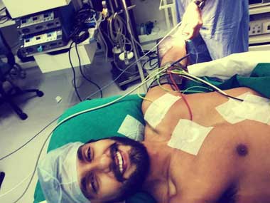 He injected my neck! Whoa! Ranveer Singh tweets from OT before shoulder surgery He injected my neck! Whoa! Ranveer Singh tweets from OT before shoulder surgery