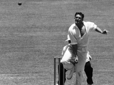 Shane Warne, Brett Lee, R Ashwin and more: Cricketing world takes to Twitter to mourn Benaud's passing Shane Warne, Brett Lee, R Ashwin and more: Cricketing world takes to Twitter to mourn Benaud's passing