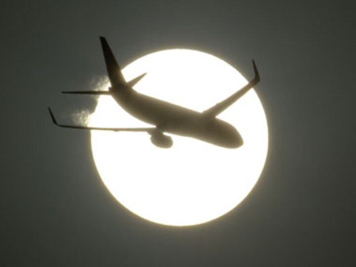 Air traffic grows 29% with 67.45 lakh fliers but IndiGo flies less