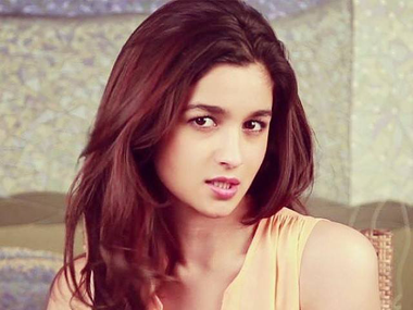 Alia Bhatt crosses four million fans on Twitter, promises to entertain fans forever Alia Bhatt crosses four million fans on Twitter, promises to entertain fans forever