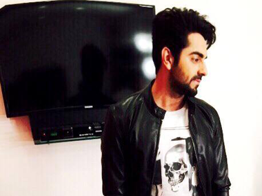 Ayushmann posts Big B's hand-written note on Dum Laga Ke Haisha Ayushmann posts Big B's hand-written note on Dum Laga Ke Haisha