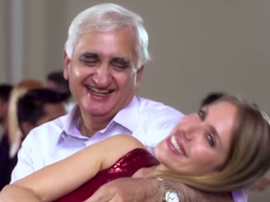 Watch: Salman Khurshid plays Saif Ali Khan in this Kal Ho Na Ho remake Watch: Salman Khurshid plays Saif Ali Khan in this Kal Ho Na Ho remake