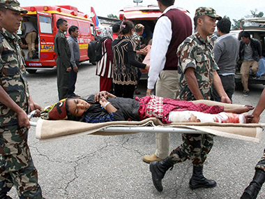 Nepal PM faces ire of earthquake victims; death toll tops 6,000 Nepal PM faces ire of earthquake victims; death toll tops 6,000