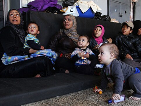 Islamic State partially siezes Syria's Yarmuk camp, UN Security Council demands aid access Islamic State partially siezes Syria's Yarmuk camp, UN Security Council demands aid access