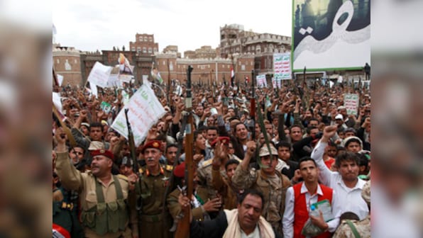 Saudi-led coalition bombards Yemen's rebel bastion in Aden