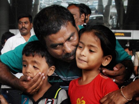 Amid heavy shelling in Aden, 1,350 Indians evacuated from Yemen, 2,00 still await rescue Amid heavy shelling in Aden, 1,350 Indians evacuated from Yemen, 2,00 still await rescue