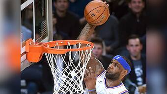 NBA: LeBron James hits buzzer beater to lift Cavs past Bulls