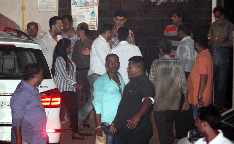 Bollywood actor Salman Khan arrives at his Bandra residence after he was granted interim bail till May 8 by the Bombay High Court in a 2002 hit-and-run case in Mumbai, India on May 6, 2015. (Nikesh Gurav/SOLARIS IMAGES)