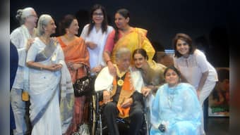 Shashi Kapoor receives Dadasaheb Phalke Award, surrounded by family, friends and Bollywood biggies at his beloved Prithvi Theatre