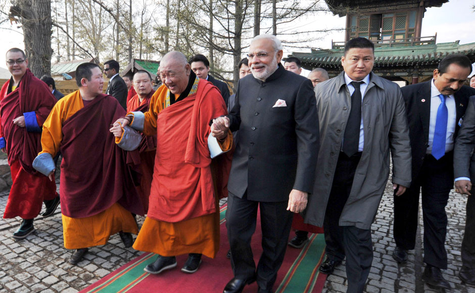 PM Modi visits Gandan monastery in Mongolia, gifts Bodhi sapling as 'token of friendship' PM Modi visits Gandan monastery in Mongolia, gifts Bodhi sapling as 'token of friendship'