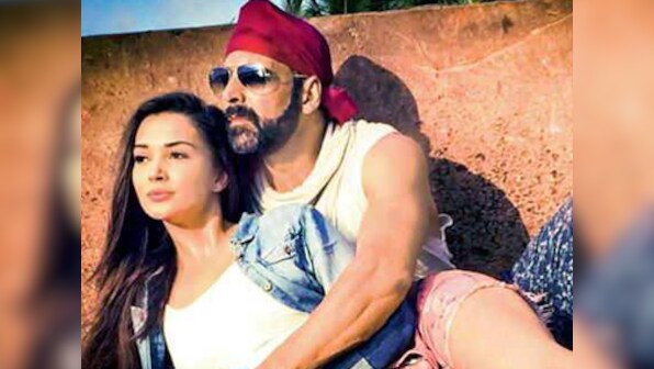 Singh is Bling first look: Akshay Kumar shows off biceps (again) and we aren't impressed
