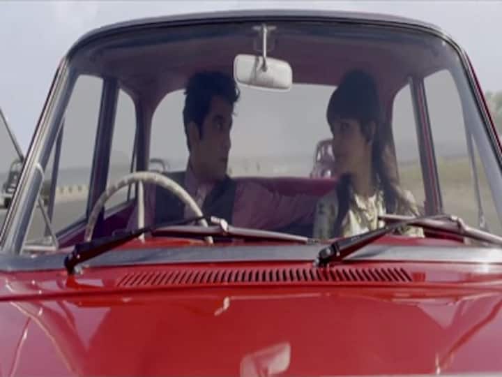 Thank you Ranbir and Anushka, for finally showing us some chemistry in Bombay Velvet's Behroopia