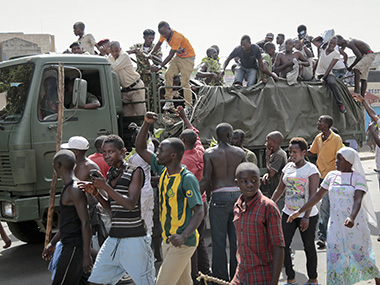 Loyalist troops detain Burundi coup leaders Loyalist troops detain Burundi coup leaders