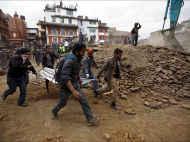 Angry Nepal quake survivors loot relief convoys, blame slow aid efforts Angry Nepal quake survivors loot relief convoys, blame slow aid efforts
