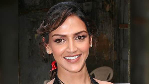 'Dharmendra is fit and fine', clarifies daughter Esha Deol