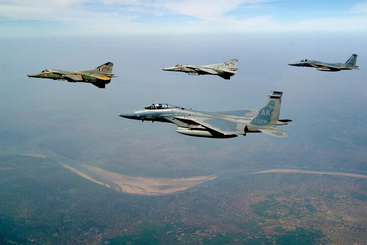 Japan finds body of pilot two weeks after fighter jet goes missing