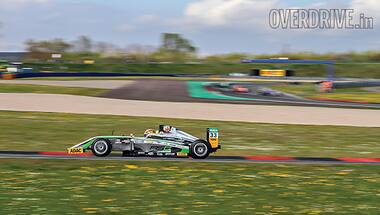 Go F4rth: A Formula 4 weekend from the inside