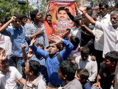 IAS officer DK Ravi's death confirmed as suicide: Karnataka officials slandered him, female batchmate, says CBI IAS officer DK Ravi's death confirmed as suicide: Karnataka officials slandered him, female batchmate, says CBI