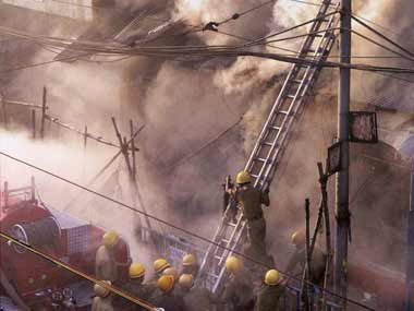 Fire breaks out at Kolkata's New Market area, no casualties reported Fire breaks out at Kolkata's New Market area, no casualties reported