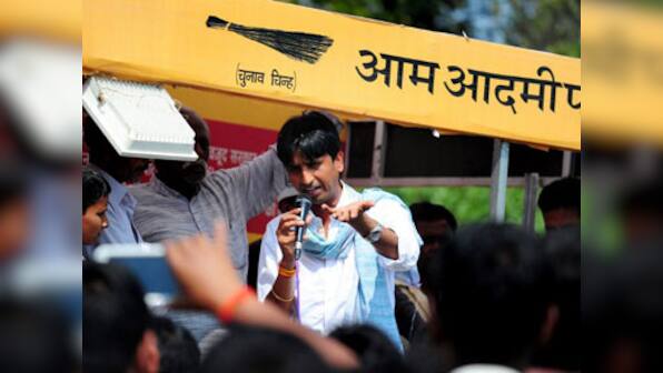 Delhi Women's Commission summons Kumar Vishwas over complaint by female AAP worker