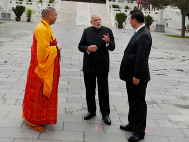 PM Modi accorded grand reception before his talks with Chinese PM PM Modi accorded grand reception before his talks with Chinese PM