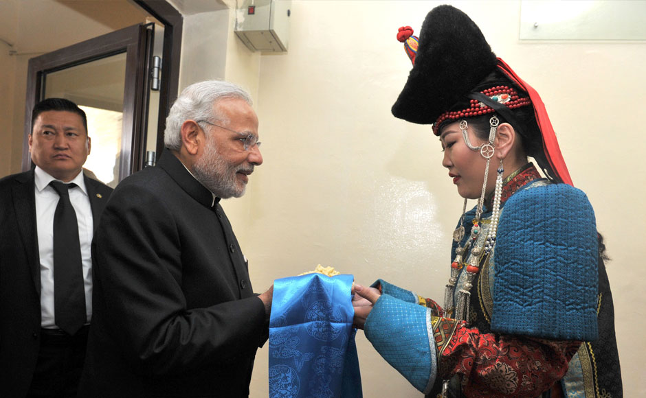 PM Modi 'strikes new chord' with Mongolia on maiden visit PM Modi 'strikes new chord' with Mongolia on maiden visit