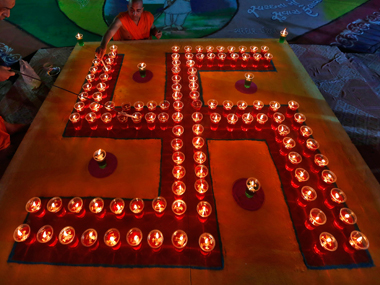 University in US cancels student's suspension after mistaking Hindu swastika as Nazi symbol University in US cancels student's suspension after mistaking Hindu swastika as Nazi symbol