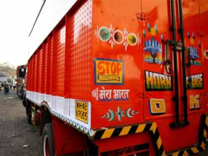 Doing away with 'Horn Ok Please' on trucks: The Maharashtra govt's plan is plain dumb