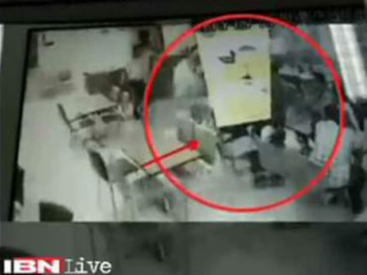 Encounter killing in a Delhi restaurant: 30 second footage,18 eyewitnesses raise questions about cops' version