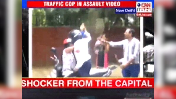 Delhi shocker! Traffic police assaults woman with a brick; arrested and dismissed
