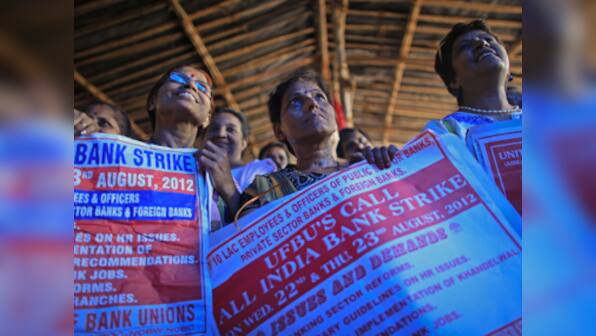 IBA signs pact with unions: Banks see Rs 4,725 cr outgo as staff get 15% wage hike