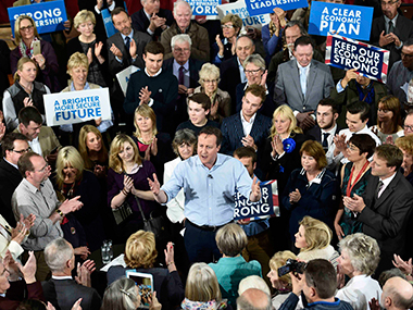 Horse-trading begins as United Kingdom polls enter final straight fight Horse-trading begins as United Kingdom polls enter final straight fight