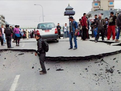 Fresh tremor of magnitude 4.0 hits Nepal; earthquake death toll crosses 7,500 Fresh tremor of magnitude 4.0 hits Nepal; earthquake death toll crosses 7,500
