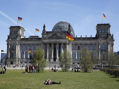 Unknown hackers attack German parliament's data network Unknown hackers attack German parliament's data network