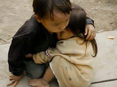Viral photo of 'Nepal earthquake victims' turns out to be 2007 photo of Vietnam kids Viral photo of 'Nepal earthquake victims' turns out to be 2007 photo of Vietnam kids