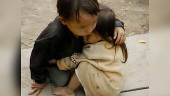 Viral photo of 'Nepal earthquake victims' turns out to be 2007 photo of Vietnam kids