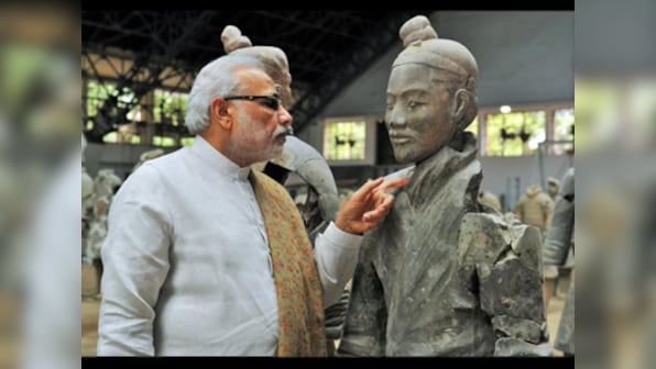 Arey zara Feviqwik dena: Twitter reacts to PM Modi poking terracotta warrior figure
