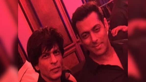 Humare Karan Arjun wapas aa gaye! SRK tweets first look of Salman's Bajrangi Bhaijaan