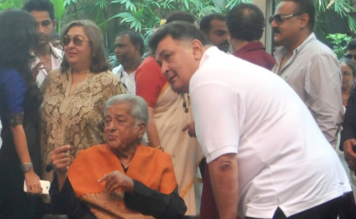From the Kapoors to Big B: B-towners share Shashi Kapoor's Dadasaheb Phalke Award moment at Prithvi Theatre