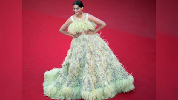 Big Bird? Omelette? Duster? Sonam Kapoor has a good laugh over memes on dress