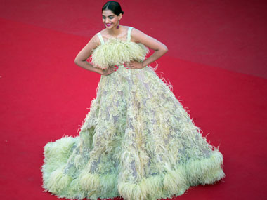 Big Bird? Omelette? Duster? Sonam Kapoor has a good laugh over memes on dress Big Bird? Omelette? Duster? Sonam Kapoor has a good laugh over memes on dress