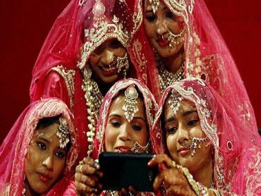 Beti Bachao, selfie kheecho: Haryana village launches 'Selfie with daughter' contest Beti Bachao, selfie kheecho: Haryana village launches 'Selfie with daughter' contest