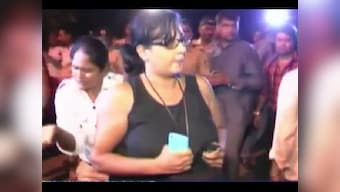 Woman booked for drunk driving abuses cops, locks herself inside car in Mumbai