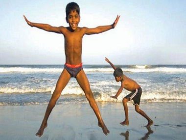 Kaakka Muttai: This National Award-winning, charming film about 2 slum kids is a must-watch Kaakka Muttai: This National Award-winning, charming film about 2 slum kids is a must-watch