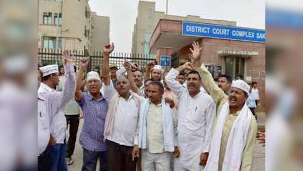 By defending Jitender Tomar, AAP and Kejriwal are unnecessarily risking too much