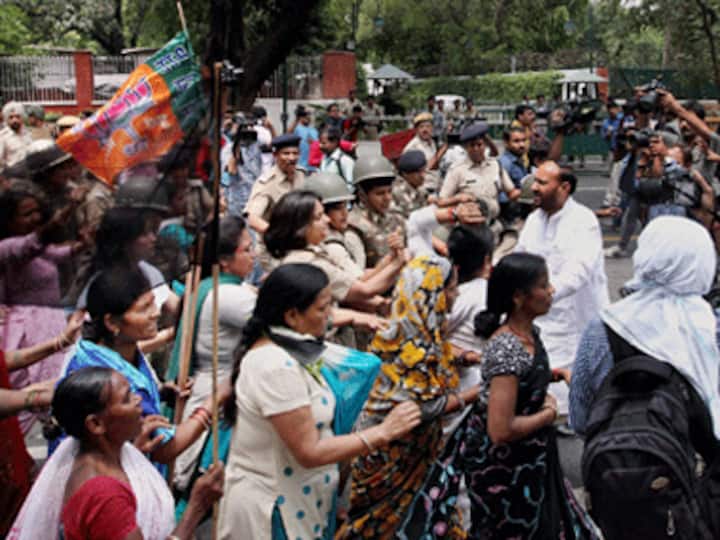Domestic violence case: BJP protests outside Somnath Bharti's house, demands resignation