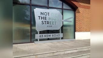 Bizarre! Two men journey from Johannesburg to London in plane’s undercarriage, one dead